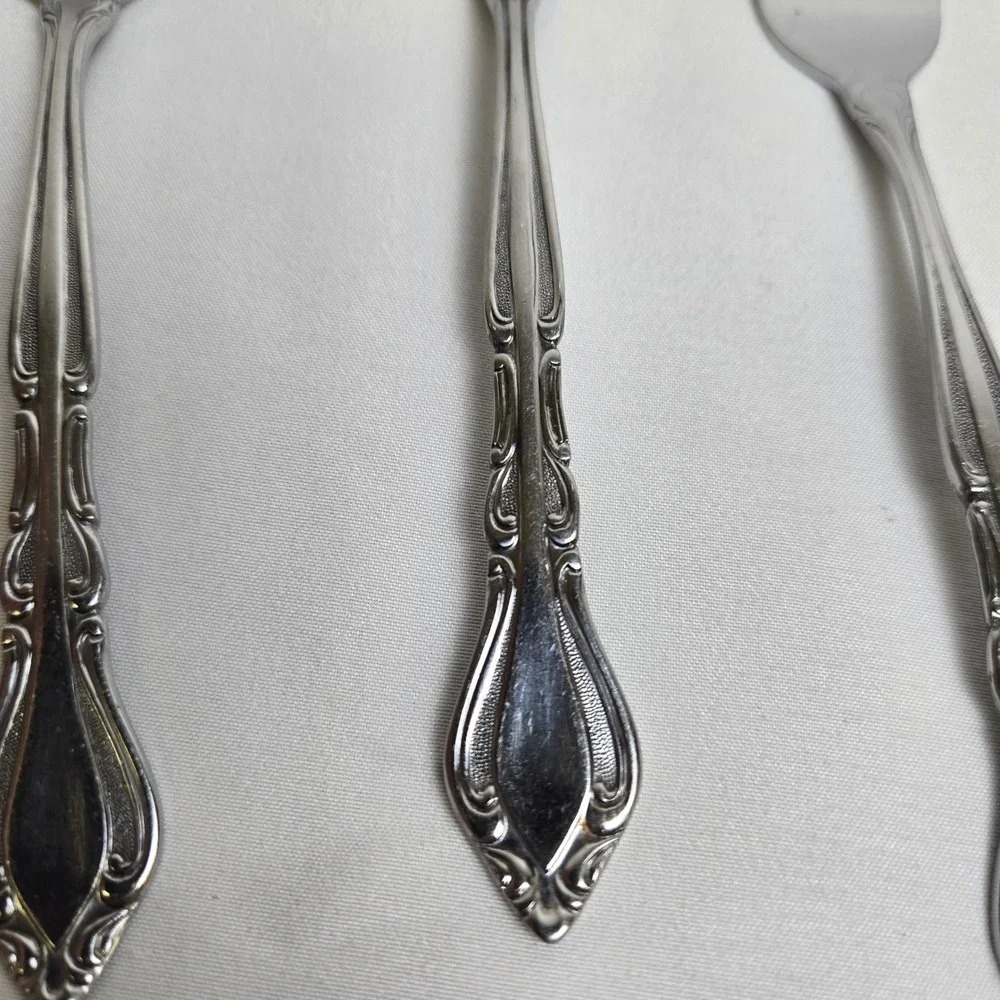 15 Piece Rogers Stainless Korea Flatware Set Auberge Pattern Forks Spoons
